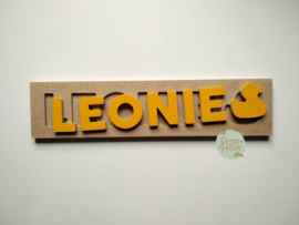 Naampuzzel 6-8 letters. Bijv. 'Leonie - zonnebloem geel'