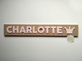 Naampuzzel 9-11 letters. Bijv. 'Charlotte - zacht roze'