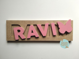 Naampuzzel 0-5 letters. Bijv. 'Ravi - seventies roze'