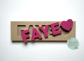Naampuzzel 0-5 letters. Bijv. 'Faye - fuchsia roze'