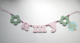 Naamslinger 1-5 letters + 2 figuren. Bijv. 'amy'