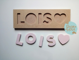 Naampuzzel 0-5 letters. Bijv. 'Lois - zacht roze'