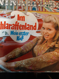 Nina Lizell- Im Schlaraffenland
