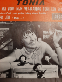 Tonia- Geef mij voor mijn verjaardag toch een Beatle