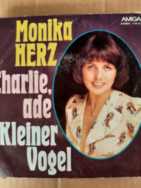 Monika Herzs- Charlie ade | Kleiner Vogel