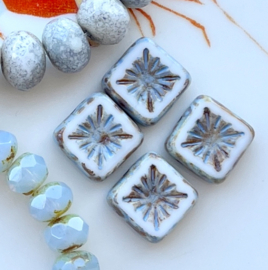 Squared Kiwi Beads 10mm Picasso Grey, c.a. 11 stuks