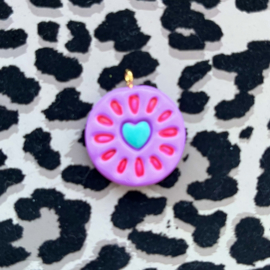 Bedels Round hart Lavendel-Pink polymeer klei, 1 stuk