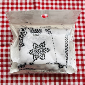 Bandana lint Paisley print White-Black, 3 meter aan 1 stuk
