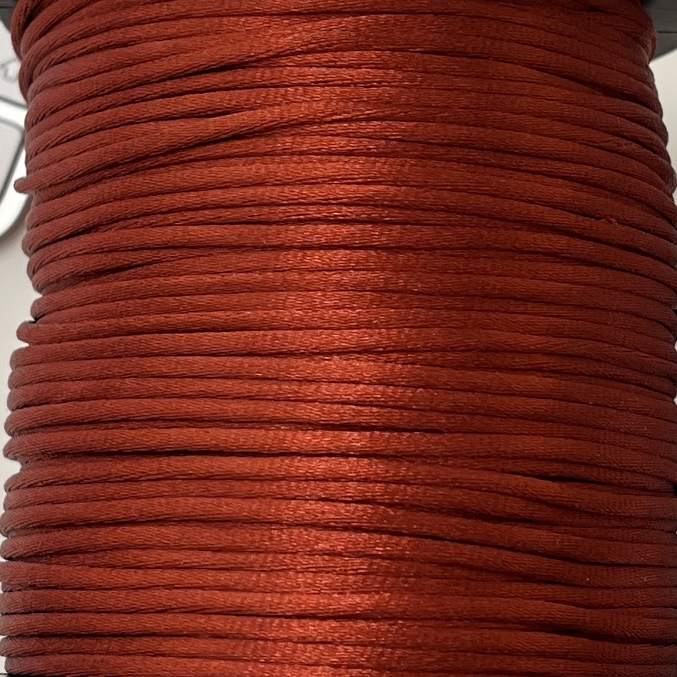 Satijn koord 2mm Red coffee, 1 meter