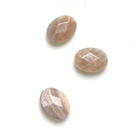 Moonstone Ovaal facet 8x10mm Vintage pink, 1 stuk