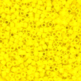 Miyuki kralen delica's 11/0 opaque yellow 721, 5 gram