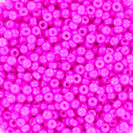 Miyuki rocailles 11/0 opaque dyed magenta, 10 gram