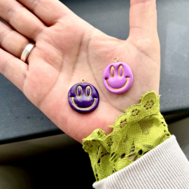 Bedels Smiley Magenta polymeer klei, 1 stuk