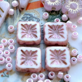 Squared Kiwi Beads 10mm Picasso Pink, c.a. 11 stuks