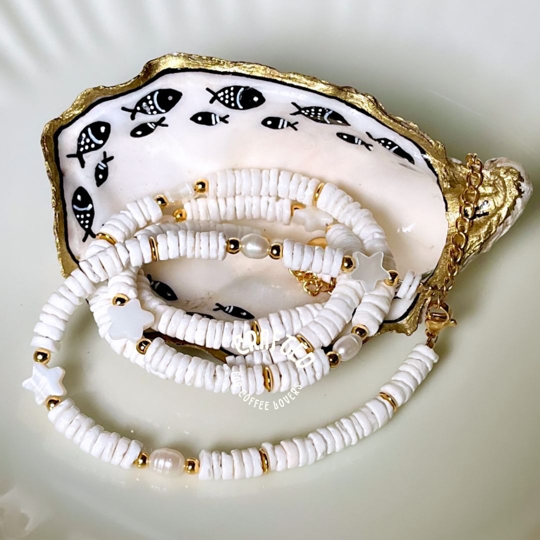Schelp kralen ster Off white, per 5 stuks