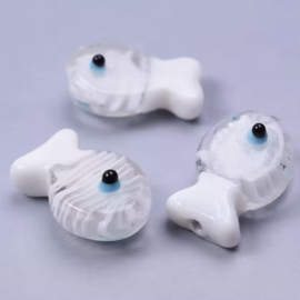 Vis glas kraal 20x13mm White, per stuk.