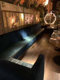Leder onderhoud restaurant te Laren
