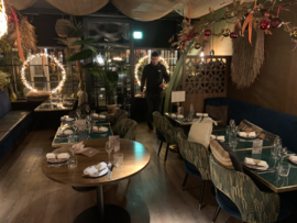 Leder onderhoud restaurant te Laren