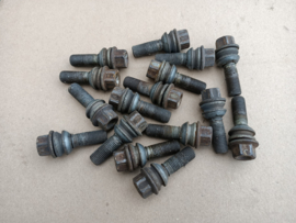 16x Wielbouten/ Porsche Cayenne 955 (2003) 4.5i
