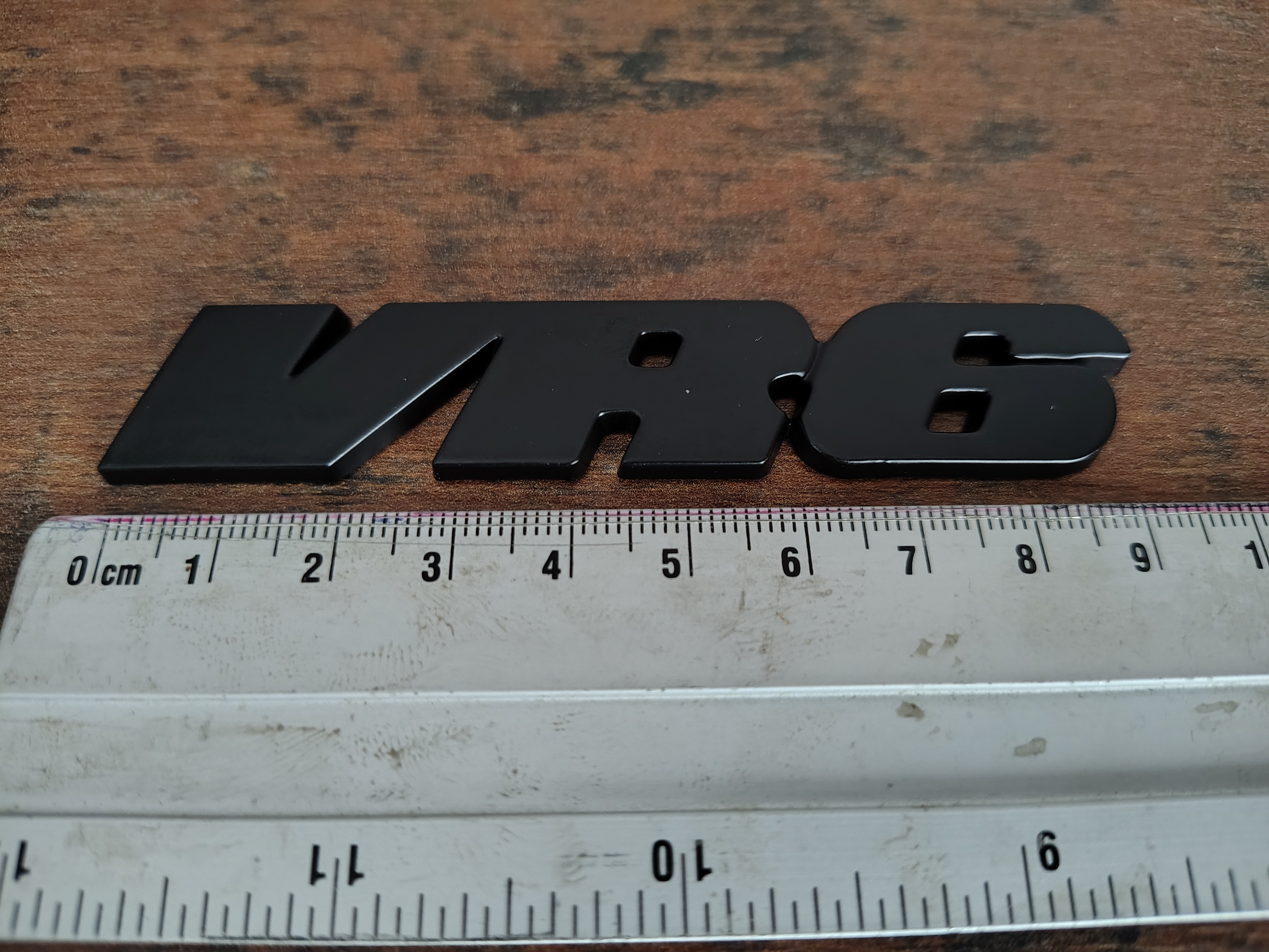 Embleem " VR6" Volkswagen / Golf 3/ Corrado  / Black/NIEUW!!!