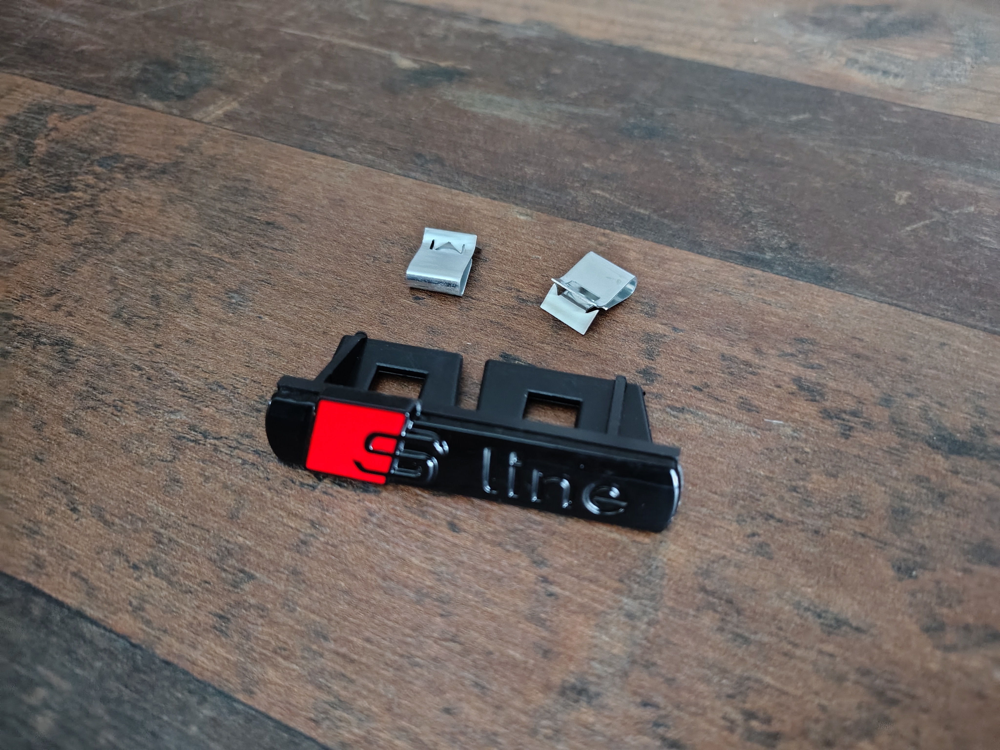 Grill Embleem "S-Line" Audi/ NIEUW!!! / Black Edition !!