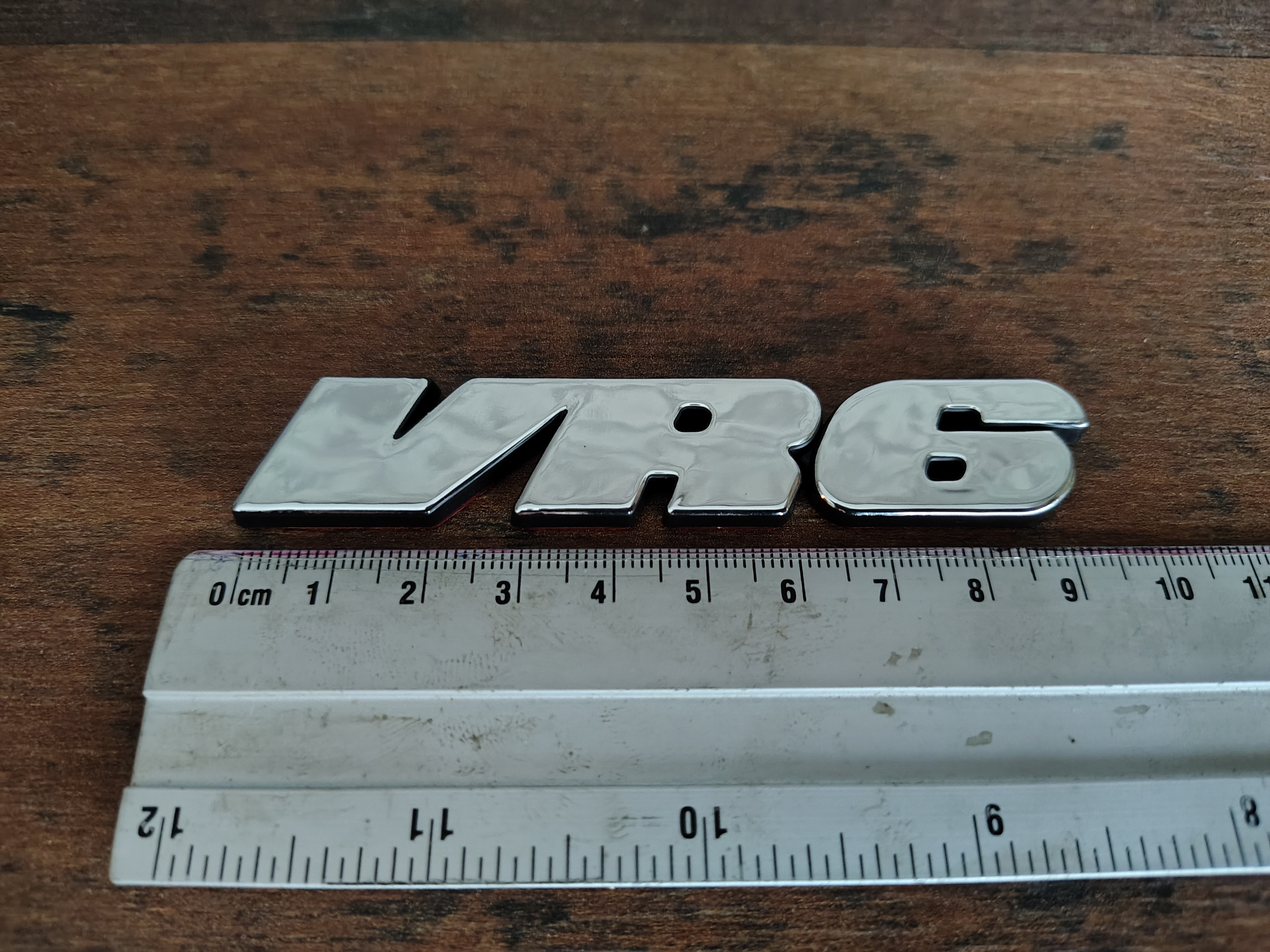 Embleem "VR6" Volkswagen Corrado/ Golf 3/ Passat/ NIEUW!!!