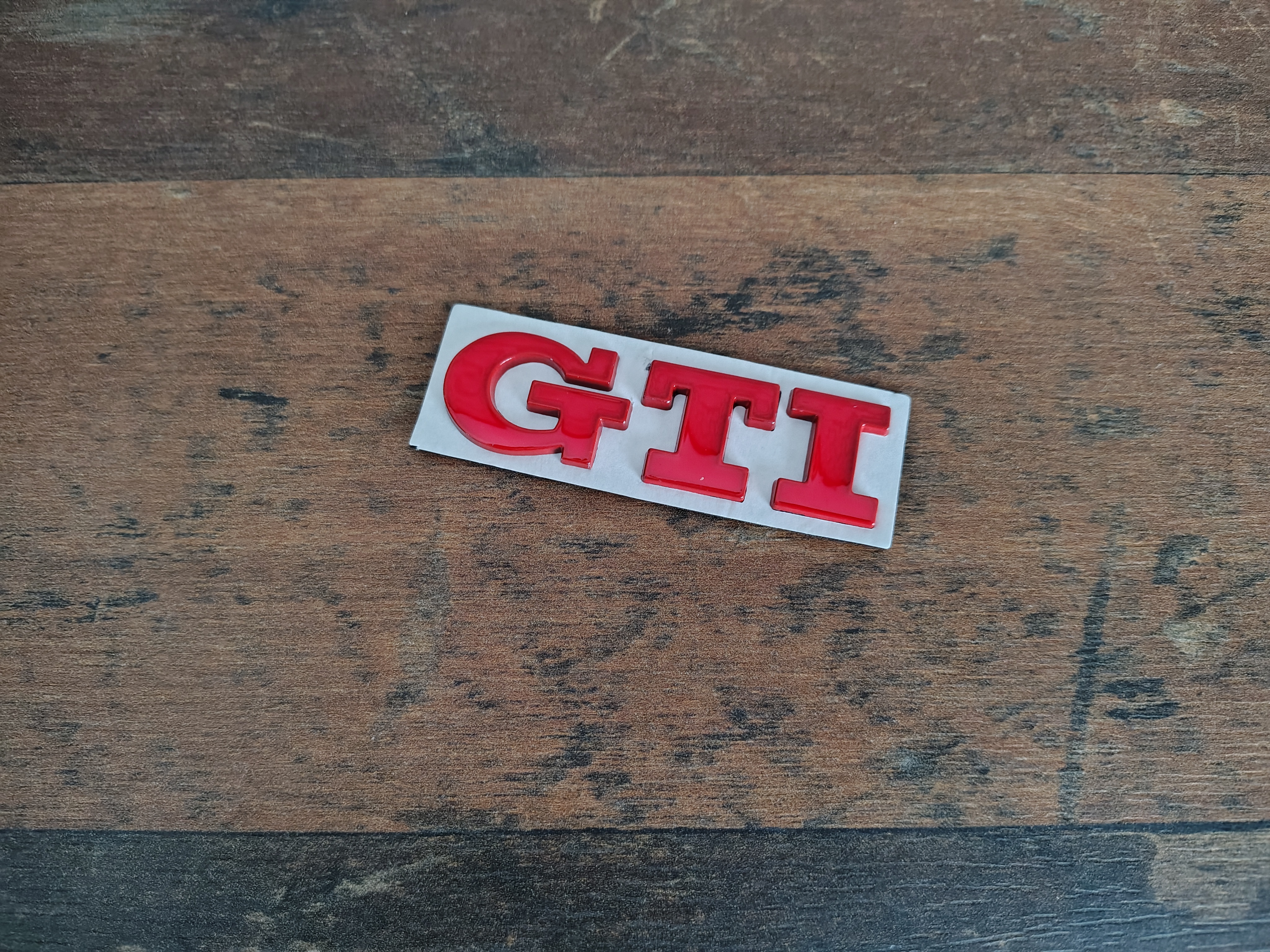 Embleem " GTi " Volkswagen / Golf / Red /NIEUW!!!