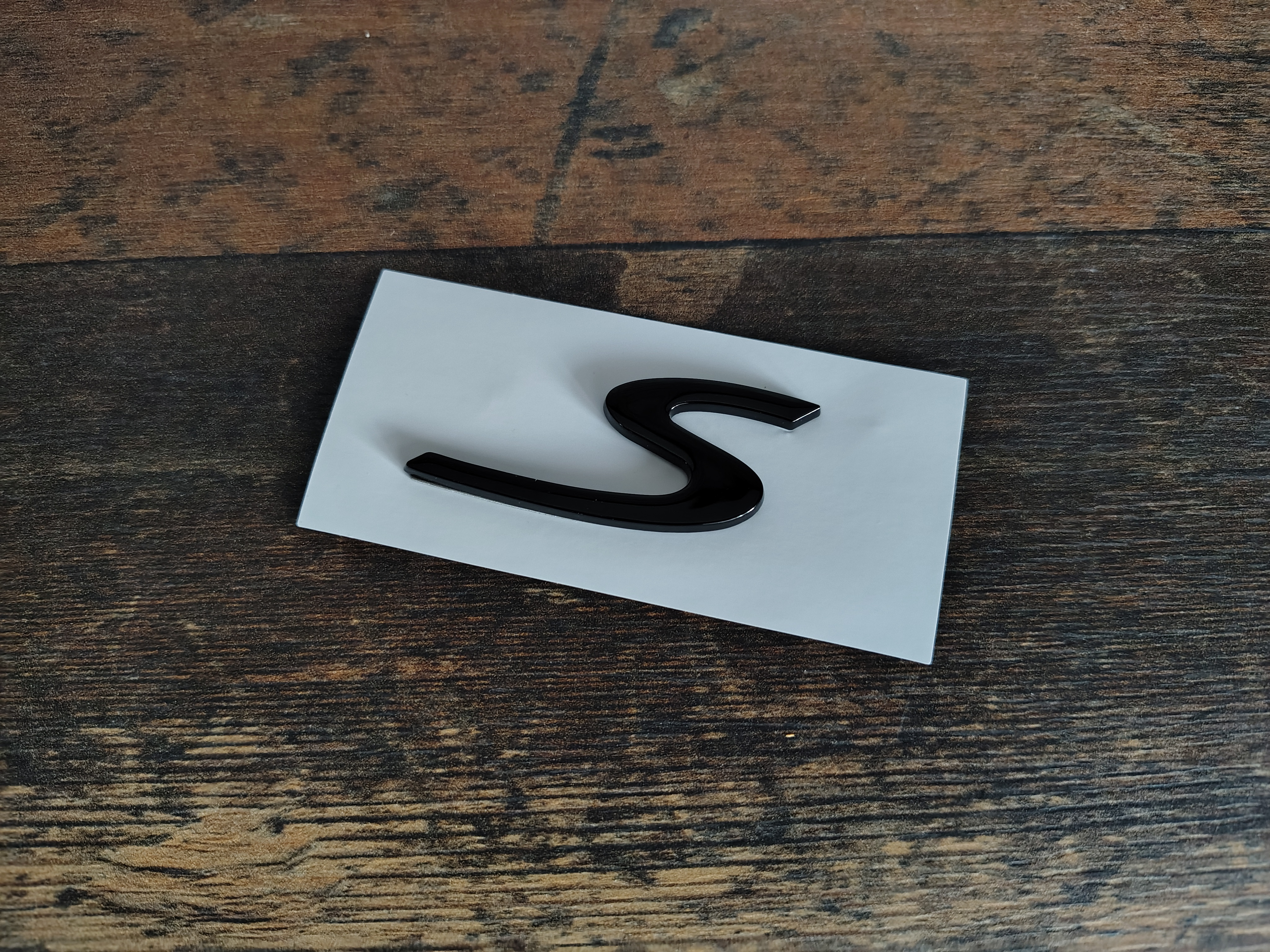 Embleem "S" Porsche 911/ Cayenne/ Bosxter/ NIEUW !!