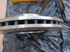 Remschijven + Remblokken/ Set (Voorzijde) Subaru Impreza 2.0i (GD) 2001-2006