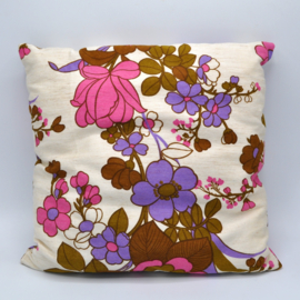 Vintage pillow flowers