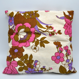 Vintage pillow flowers