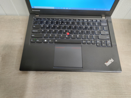 Lenovo Thinkpad X240 i5/512gb/8GB/windows 10 pro