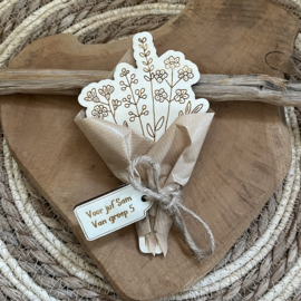 Bosje bloemen hout B