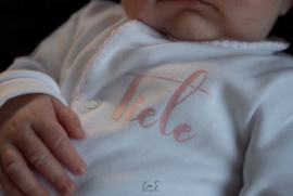 Pyjama met grijs of roze biesje - gepersonaliseerd met naam