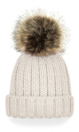 Muts met pompon - beige