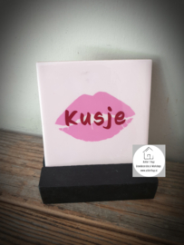 Tekst tegel "Kusje"