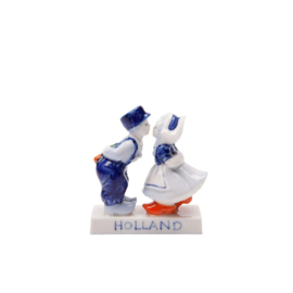 Kussend paartje 8 cm