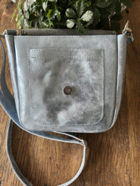 IJsblauw metallic leer schoudertasje -VERKOCHT-
