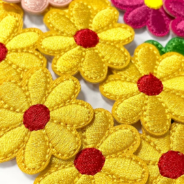 Embleem - 9 stuks - bloemen - mix  - 3.5 x 3.5 cmapplicatie - opstrijken - strijken - patch