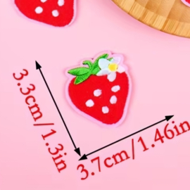 Embleem - 2 stuks - 3.5 cm -  aardbei- mix - rood  - applicatie - opstrijken - strijken - patch