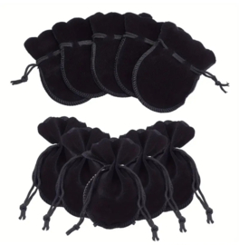 5 velours/ fluwelen zakjes zwart rond S