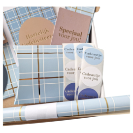 Inpakset - blauw - ruit - vaderdag - verjaardag man - leuk inpakken  -