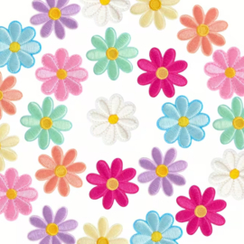 Embleem - 7 stuks - bloemen - mix - pastel  - 4 x 4 cm - applicatie - opstrijken - strijken - patch