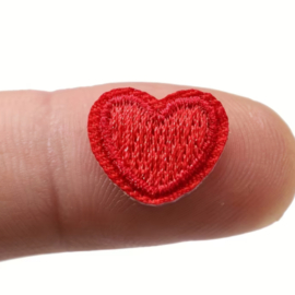 Embleem mini - 5 stuks - hart - hartje - liefde - rood- 1.3 x 1.5 cm - applicatie - opstrijken - strijken - patch