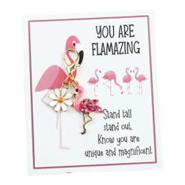 Gelukshanger Flamingo -  You are Flamazing - roze -Pocket Hug - lucky charm - geluk - hart over de riem - cadeautje - dobbelspel