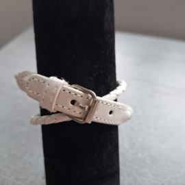 Wit leren armband wikkel met gesp