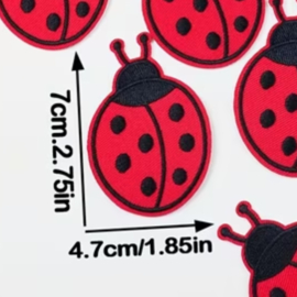 Embleem ladybug - lieveheersbeestje -  7 x 4.5 cm - applicatie - opstrijken - strijken