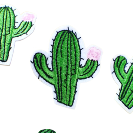 Embleem cactus - plant -  4 x 5 cm - applicatie - opstrijken - strijken