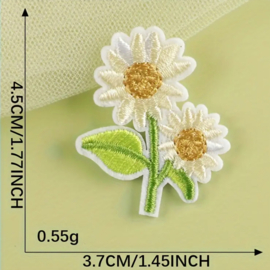 Embleem - 1 stuk mini bloem 3.5 cm x 3.5cm - geel - margriet - madelief- applicatie - opstrijken - strijken - patch