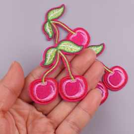 Embleem kers - cherry - 4.7x 5 cm - applicatie - opstrijken - strijken - patch